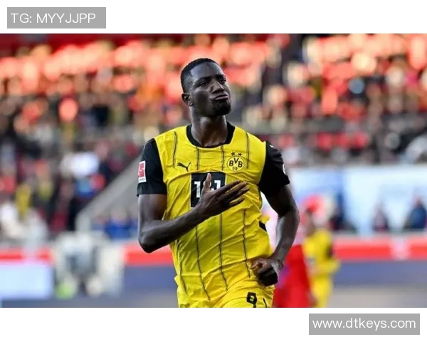 拜仁主场力克多特，慕尼黑雄鹿稳坐德甲榜首