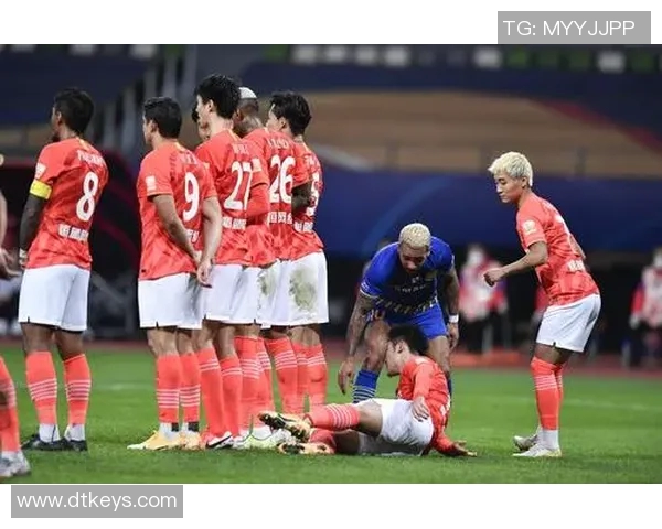 广州恒大淘宝无缘中超冠军,球迷齐声呼吁施密特下课