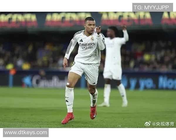 皇马2-1逆转比利亚雷亚尔，梅开二度助球队客场获胜