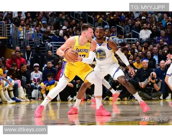 勇士再次大胜湖人，勇闯五连胜的背后故事