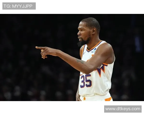 勇士队的明星球员带领球队迈向胜利